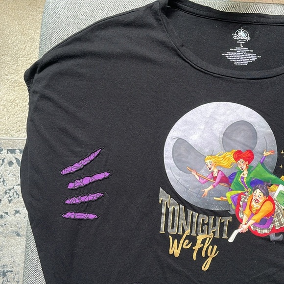 Disney Womens Hocus Pocus "Tonight We Fly" Graphic T-Shirt, Size: Large - Picture 12 of 17